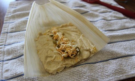 Family Heritage Recipes: Green Corn Tamales Green Corn Tamales, Cheese Tamales Recipe, Sweet Corn Casserole, Corn Tamales, Green Chile Recipes, Green Chili Recipes, Heritage Recipes, Green Chile Chicken Enchiladas, Chicken Tamales