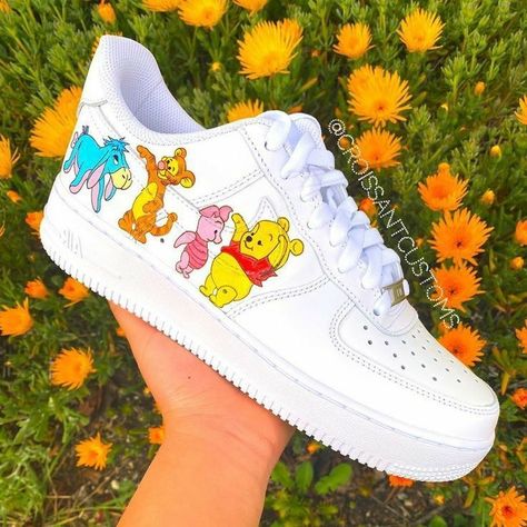 Jordan Outfit Women, Air Force One Shoes, Custom Shoes Diy, Nike Shoes Air Force, Cute Nike Outfits, Custom Nike Shoes, All Nike Shoes, Disney Shoes, Personalized Shoes