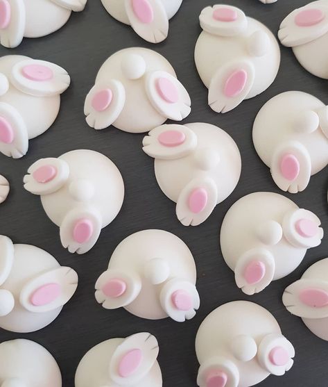 [New] The 10 Best Home Decor (with Pictures) -  Toppers - Edible - Available! . Bunny butts. . . #bunny #butts #easter #easterbunny #cute #hopping #fondantcaketoppers #fondantcupcaketoppers #toppers #decorations #toppedcomau #cute #bunnysession #cake #cakeboss #cakemakers #cupcakeshop #sweet #cakesbrisbane #cakessydney #cakesolution #cakesmelbourne #cakesnewzealand #cakesamerica #cakesuk #shiptoyourdoor #cooks #cooking #baking #bake #bakers Fondant Easter Cupcake Toppers, Fondant Easter Decorations, Easter Cupcakes Ideas, Oreo Cake Pops Recipe, Rabbit Cupcakes, Easter Cupcake Ideas, Easter Cupcakes Decoration, Marshmallow Sweets, Bunny Butts