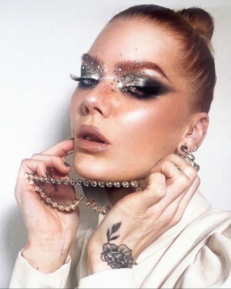 Disco Makeup, Artsy Makeup, Silver Makeup, Rhinestone Makeup, High Fashion Makeup, Linda Hallberg, Graphic Makeup, Work Makeup, Stunning Makeup