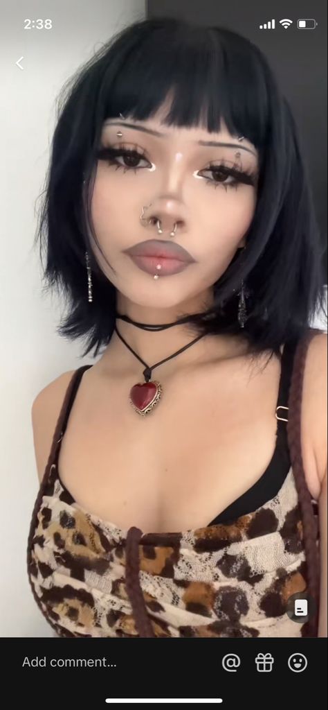 Simple Alt Makeup For School, Alt Brows, Alt Baddie Makeup, Easy Alt Makeup, Alt Eyebrows, Nu Metal Makeup, Emo Baddie Makeup, Maquillaje Y2k, Egirl Make Up