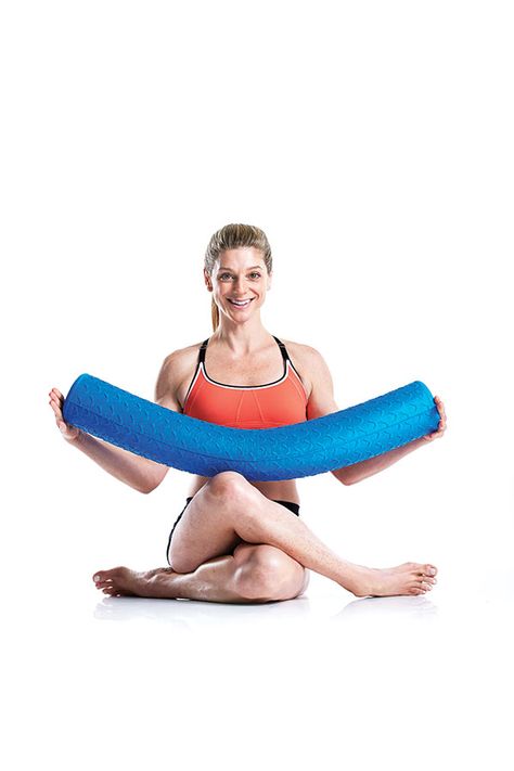 Eight ways to relieve aches and pains with a foam roller - Chatelaine Melt Method Exercises, Roller Exercises, Melt Method, Roller Workout, Foam Roll, Foam Roller Exercises, Lower Back Muscles, Foam Rollers, Foam Rolling