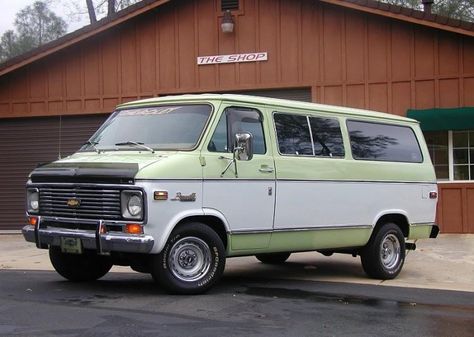 1976 C10 Chevy van 70s Chevy Van, Oc Redesign, Chevy G20, Chevy Vans, Vans Painted, Chevrolet Van, Gmc Vans, Car Paint Jobs, Big Wheels