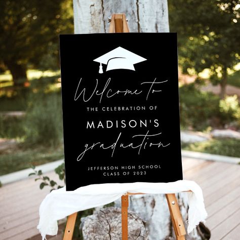 Red Graduation Party, White Graduation Cap, Graduation Party Welcome Sign, Green Graduation Party, Modern Graduation Party, Graduation Party Signs, College Graduates, Party Welcome Sign, Graduation Signs