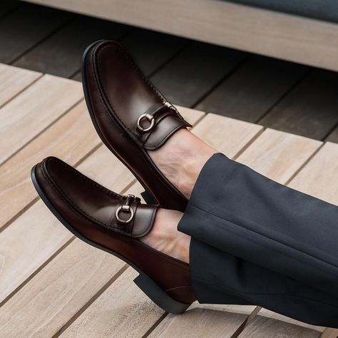 Weekends are for loafers Shoes Photography, Stylish Mens Outfits, Gentleman Style, Loafers Men, Gentleman, Dress Shoes Men, Oxford Shoes, Shoes Mens, Men's Shoes