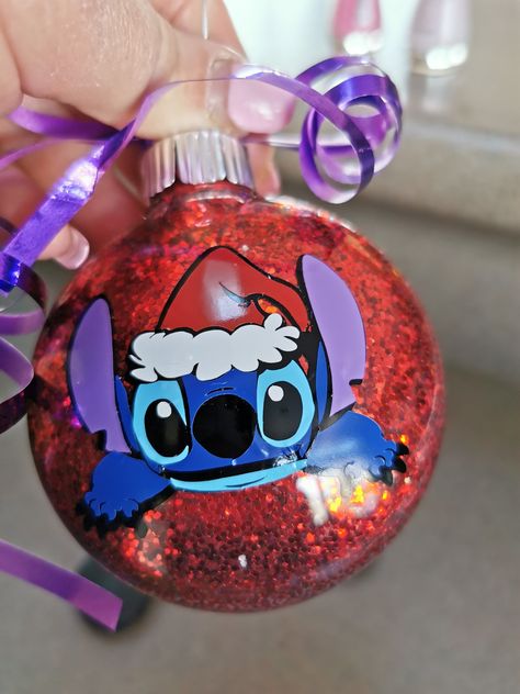 Lilo And Stitch Ornament Diy, Stitch Ornaments Diy, Lilo And Stitch Christmas Tree, Bauble Ideas, Stitch Christmas Ornament, Diy Xmas Ornaments, White Christmas Party, Disney Crochet Patterns, Lilo And Stitch Quotes