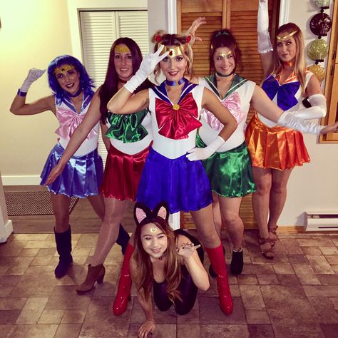 Sailor Moon Group Costume, Sailor Moon Diy Costume, Sailor Moon Costume Diy, Sailor Moon Diy, Nerd Costumes, Sailor Halloween Costumes, Sailor Moon Halloween, Sailor Halloween, 90s Dress Up