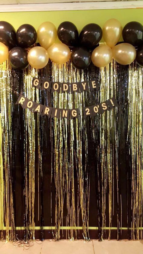 40th Birthday Decoration Ideas, Diy New Years Party, 70th Birthday Parties Decorations, Birthday Decoration Ideas, Surprise Birthday Decorations, Deco Ballon, Diy Photo Backdrop, Birthday Party Desserts, 30th Birthday Decorations