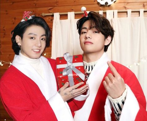 Taekook Christmas, Live Together, Together Again, Bts Taehyung, Bts Army, Merry Christmas, Wattpad, Friends Family, Bts