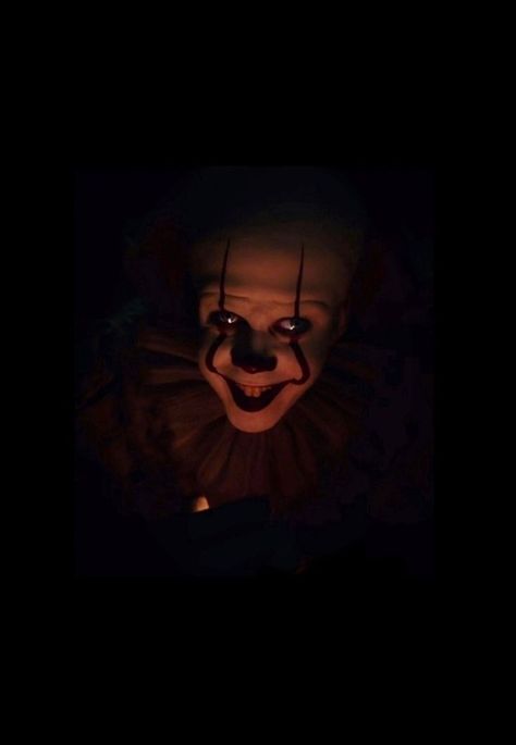 It tráiler (increíble) | Horror movie art, Clown horror, Horror photos It Eso, It The Clown, It Chapter Two, Horror Photos, Joker Iphone Wallpaper, Clown Horror, Pennywise The Clown, Pennywise The Dancing Clown, Scary Wallpaper