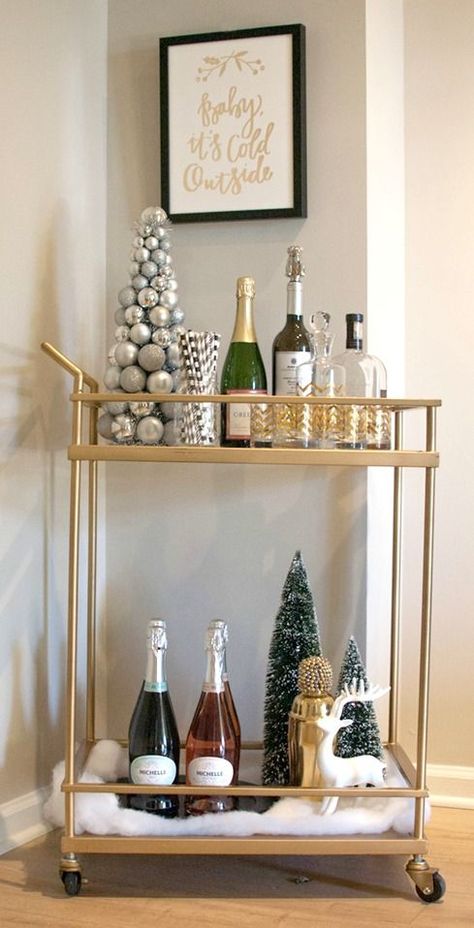 Styling your bar cart for your holiday party! Love the way this looks! Winter Bar Cart, Bar Cart Ideas, Christmas Bar Cart, Holiday Bar Cart, Dc Style, Diy Bar Cart, Holiday Bar, Gold Bar Cart, Cart Ideas