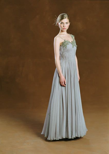 Fleur Delacour attending the Yule Ball. Her dress robes aren't as bad as Ron's though :) Harry Potter Yule Ball Dresses, Yule Ball Dresses, Harry Potter Yule Ball, Yule Ball Dress, The Yule Ball, Harry Potter Dress, Film Harry Potter, Pretty Robes, Clemence Poesy