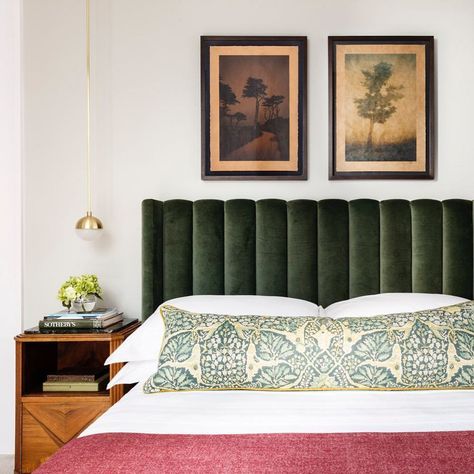 Gorgeous in green 💚 {#interiordesign and 📷 by @studioashby} Green Velvet Headboard, Green Headboard, Bedroom Decorating Tips, Stylish Bedroom Design, Velvet Headboard, Modern Bedroom Decor, Design Hotel, Interior Modern, Bedroom Headboard