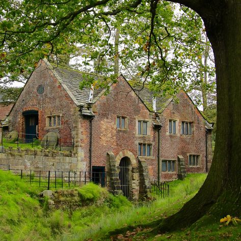 Dunham Massey, British Manor, Cottage Rustic, Old Manor, Castles In England, Luxor Egypt, Manor Houses, Year 6, Beach Beauty