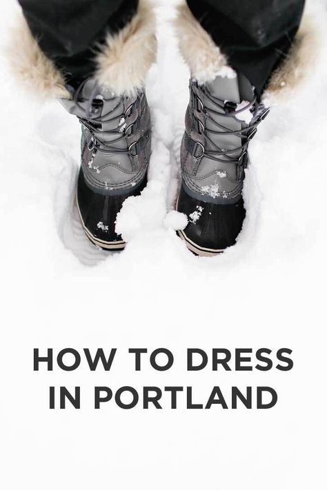 How to Dress in Portland Oregon - the basic rules, what we currently wear, seasons and temperatures, how much it rains and snows // localadventurer.com Rainy Day Outfit Grunge, Portland Oregon Winter, Oregon Winter, Oregon Portland, Reduce Thigh Fat, Smartwool Socks, Outfit Grunge, 90s Fashion Women, Quick Dry Pants