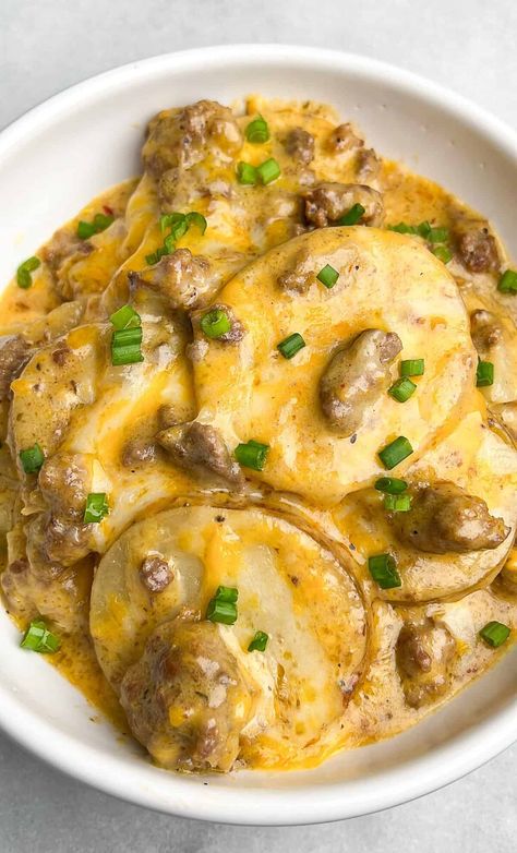 Crockpot Hamburger Potato Casserole - Bad Batch Baking Hamburger And Sausage Recipes, Crockpot Hamburger Recipes, Casserole Main Dishes, Ground Sausage Recipes, Hamburger Potato Casserole, Hamburger And Potatoes, Batch Baking, Potatoes Casserole, Beef Casseroles