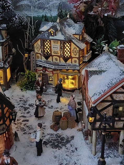 Christmas Tiny Village, Village Buildings, Village Scenery, Xmas Village, Christmas Village Collections, Model Village, Christmas Tree Village, Lemax Christmas, Diy Christmas Village