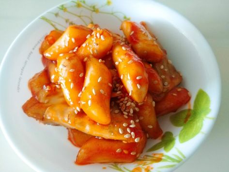 Making chewy rice cake sweet and sour ♥ Chewy Rice Cake, Sweet And Sour Rice, Sliced Rice Cake Recipe, Sweet Chili Rice, Non Spicy Rice Cake Recipes, How To Make Sweet Sticky Rice, Sweet Rice Cake, Rice Cake Soup, Chili Rice