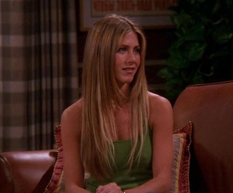 FRIENDS 2000 (S6 E25 Part 2) Rachel Rachel Season 7 Hair Friends, Rachel Green Mid Length Hair, Rachel Green Season 7 Hair, Rachel Green Season 6 Hair, The Rachel Haircut Long, Rachel Haircut Friends, 90s Model Hair, Rachel Friends Hair, Rachel Green Hair