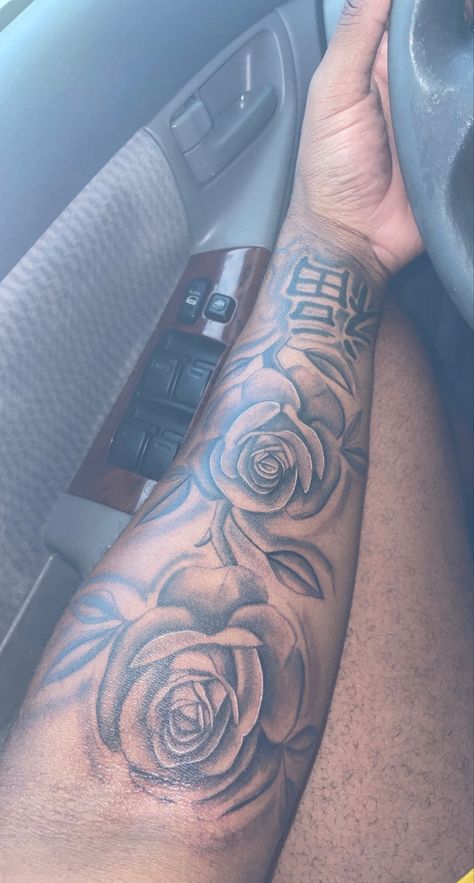 Tattoo Mehndi Design, Tattoo Bras Homme, Arm Tattoos Black, Arm Tattoos For Guys Forearm, Tattoo Mehndi, Black Men Tattoos, Tattoo Ideas Males, Forearm Tattoo Quotes, Half Sleeve Tattoos Forearm