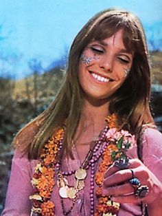 Uk Icon, Hippie Makeup, Patti Hansen, 60s Hippie, Hippie Party, Hippie Lifestyle, Hippie Aesthetic, Hippie Culture, Lauren Hutton