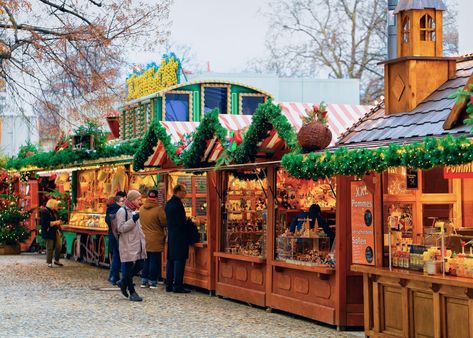 Christmas Vacation Destinations, Village Festival, Outdoor Ice Skating, Christmas In Europe, Best Christmas Markets, Merry Christmas Images, Christmas Town, Christmas Markets, Holiday Market