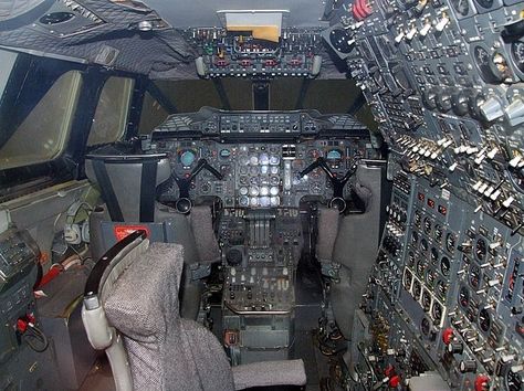 UK  Concorde CP Flight Engineer panel to right. Looks like tight fit in there Airplane Hanger, Aircraft Cockpit, Villain Quotes, Flight Engineer, South African Air Force, Yearbook Quotes, Sr 71, Aircraft Interiors, Flying Boat