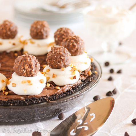 Nutella Cream Pie - A baJillian Recipes Hazelnut Crust, Nutella Truffles, Nutella Pie, Nutella Cream, Chocolate Hazelnut Cookies, Hazelnut Cookies, Nutella Desserts, Gluten Free Cheesecake, Crushed Oreos