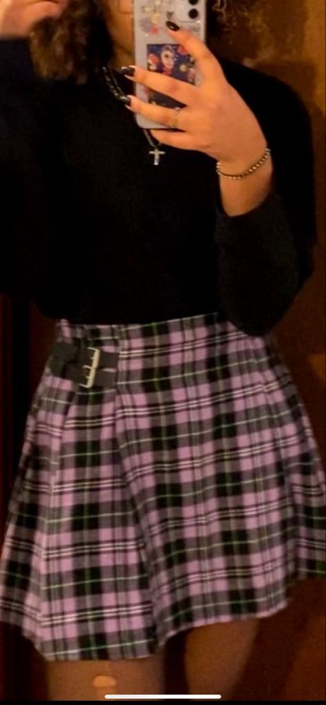 Purple Grunge, Checked Skirt, Grunge Outfit, Black And Purple, Dresses Ideas, How To Style, Grunge Outfits, Aesthetic Outfits, Skirt Outfits