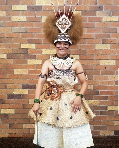 Polynesian Clothing Traditional, Pacific Islander Women Traditional Dresses, Tongan Dance Costume, Tahitian Aparima Costume, Samoan Taualuga Costume, Polynesian Beauty, Alopecia Hairstyles, Skirt Ideas, Polynesian Culture