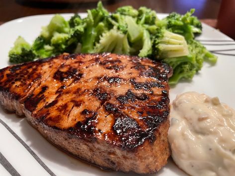 Pan seared ahi tuna, ginger aioli, steamed broccoli Garlic Ahi Recipe, Ahi Tuna Recipe Seared, Baked Ahi Tuna, Pan Seared Ahi Tuna, Tuna Sashimi Recipe, Bluefin Tuna Recipe, Pan Seared Tuna, Pan Seared Tuna Steak, Seared Ahi Tuna Recipe