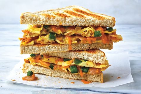 Classic Toasted Western Sandwiches—This diner classic is ideal for those nights when you don't know what to eat and don't really feel like cooking. It cooks in minutes and is incredibly versatile—the sky's the limit when it comes to the fillings you can add. Western Sandwich, Canadian Living Recipes, Grilled Sandwiches, Egg Ideas, Scalloped Potato Recipes, Pub Food, Sandwiches For Lunch, Western Food, Breakfast On The Go