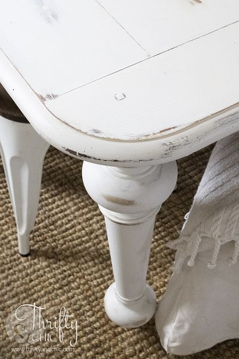 how to distress furniture. Farmhouse table makeover. white farmhouse table. Farmhouse dining room inspiration. Farmhouse dining room decor ideas. Distressed Dining Table Diy, White Dinning Room Table, Farmhouse Table Makeover, How To Distress Furniture, Farmhouse Dining Room Decor Ideas, Painted Dining Room Table, Distressed Dining Table, White Farmhouse Table, Farmhouse Dining Room Decor