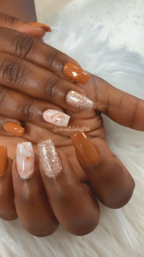 Acrylic Overlay Nails Short Fall Colors, Wedding Guest Nails Ideas Fall, Orange And Tan Nails, Tennessee Nail Ideas, Rustic Orange Nails, Fall Orange Nails Acrylic, April Nails Ideas 2023, November Nails Fall Short Square, Terracotta Nails Designs