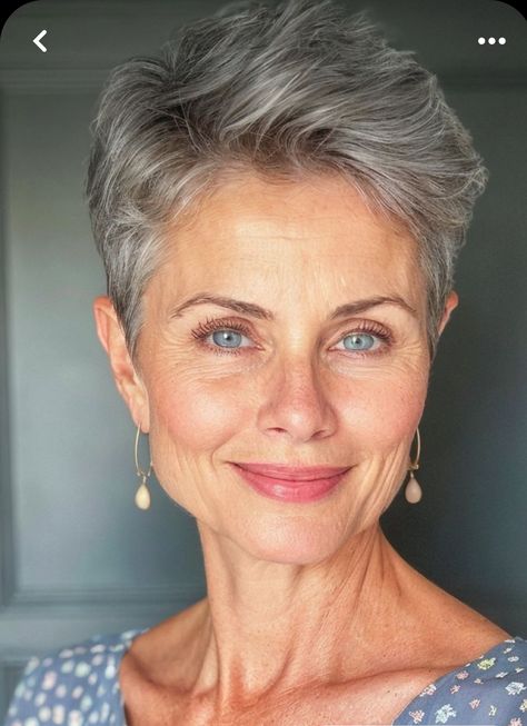 Grandma Haircut, Grandma Hairstyles, Short Hair For Older Women, Over 50 Short Hairstyles, Elegant Short Hairstyles, Grey Hair And Glasses, Choppy Hairstyles, Really Short Hair, Haircuts For Women Over 50