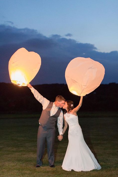 Lanterns At Wedding, Chinese Lanterns Wedding, Wedding Send Off Ideas, Send Off Ideas, Wedding Ceremony Decorations Indoor, Wedding Chinese, Lanterns Wedding, Beach Wedding Aisles, Lantern Centerpiece Wedding