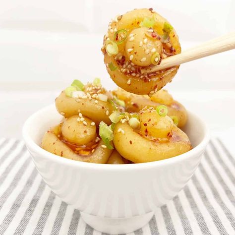 Potato Dumplings Asian, Potato Dumpling Recipe, Korean Potatoes, Korean Dumplings, Gnocchi Pasta, Gochujang Sauce, Potato Dumplings, Gluten Free Noodles, Chili Oil