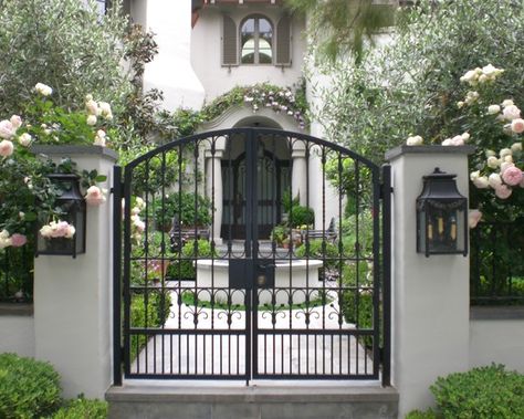 pretty entry Iron Garden Gates, Front Fence, Iron Gate Design, Wrought Iron Gate, Front Courtyard, Mediterranean Landscaping, Wrought Iron Fences, Front Yard Fence, Front Gates