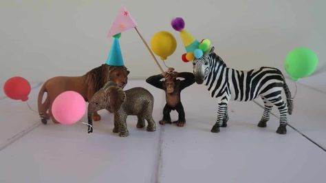 How to make party hats for plastic animal: DIY cake topper  - The Mummy Bubble Diy Party Animals, Animal Party Hats, Party Hat Template, Penguin Cake Toppers, Handmade Flags, Penguin Decor, Animal Party Theme, Diy Cake Topper, Animal Cake