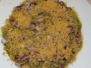 Masala Poori Recipe, Masala Puri Recipe, Bhel Puri Recipe, Masala Puri, Chats Recipe, Puri Recipe, Puri Recipes, Chaat Recipe, Chaat Masala