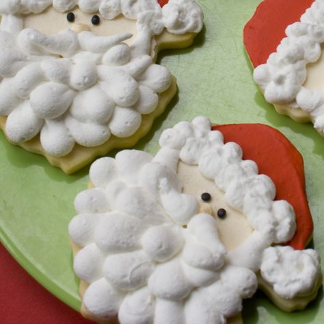 Christmas Cookies Decorated Buttercream, Icing Decorating Tips, Classy Cookies, Rolled Cookies, Face Cookies, Buttercream Cookies, Piping Buttercream, Frosted Cookies, Black Food Coloring