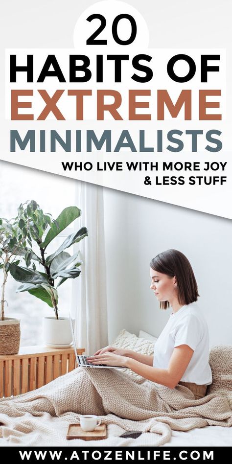 An extreme minimalist woman in her minimalist aesthetic bedroom, working with joy. Hygge Decor Inspiration, Extreme Minimalism, Decluttering Ideas Minimalism, Minimalist Lifestyle Inspiration, Minimalist Living Tips, Home Inspo Living Room, Minimalist Bathroom Design, Minimalist Kids, Minimalism Lifestyle