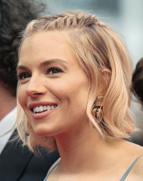 sienna miller half up hairstyle #murray34725 Two French Braids, Short Braids, Sienna Miller, Penteado Cabelo Curto, Half Up Hair, Braids For Short Hair, French Braid, It Girl, Half Up