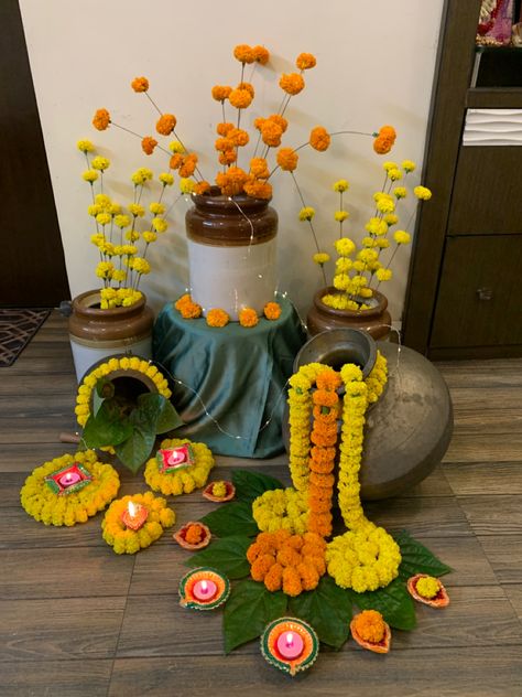 Diwali Decoration Lights, Shower Clothes, Floral Rangoli, Diwali Vibes, Aarti Thali, Simple Flower Rangoli, Home Flower Decor, Diwali Photography, Festival Of Light