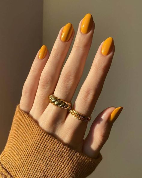 47 Cute Thanksgiving Nail Ideas and Thanksgiving Nails You Have to Recreate This Year New Years Nail Designs, Yellow Nails Design, Thanksgiving Nail Designs, Yellow Nail, Simple Fall Nails, Smink Inspiration, Makijaż Smokey Eye, Thanksgiving Nails, New Year's Nails