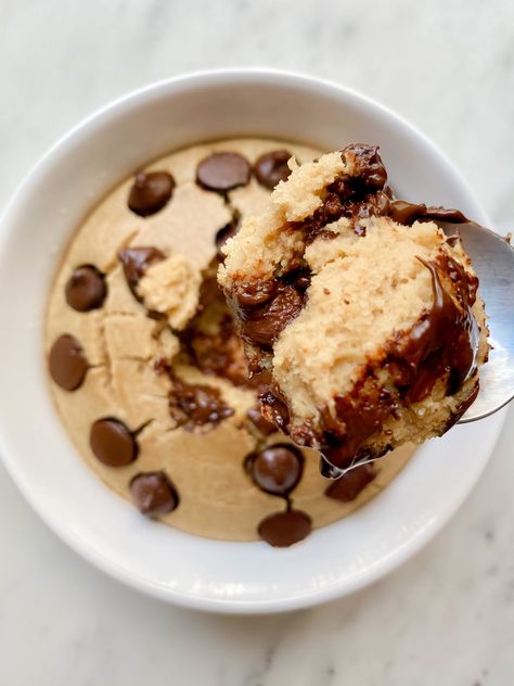 Tik Tok Chocolate Chip Baked Oats - TeacherTastes Tik Tok Baked Oats, Chocolate Chip Baked Oats, Low Cal Chocolate, Oats With Yogurt, Kid Cooking, Keto Coffee Recipe, Chocolate Covered Katie, Famous Chocolate, Keto Coffee