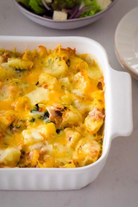 Tuna Potato Spinach Bake Tuna Potato Casserole, Tuna And Potato Recipes, Can Tuna Recipes Healthy, Tuna Potato Bake, Fish Casserole Recipes, Tuna Spinach, Tuna Potato, Tuna Pie, Healthy Tuna Recipes