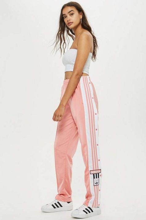 Trackpant Outfit, Adibreak Track Pants, Adidas Track Pants Outfit, Adidas Adibreak, Looks Adidas, Adidas Trousers, Track Pants Outfit, Cheap Boutique Clothing, Kids Clothing Brands