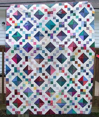 de Jong Dream House: Quilt #116 :: Carolina Jewel Box for Quilts of Compassion Jewel Box Quilt, Jacobs Ladder, Quilt Modernen, Quilting Designs Patterns, Half Square Triangle Quilts, Scrappy Quilt Patterns, Batik Quilts, Jacob's Ladder, Scrap Quilt Patterns