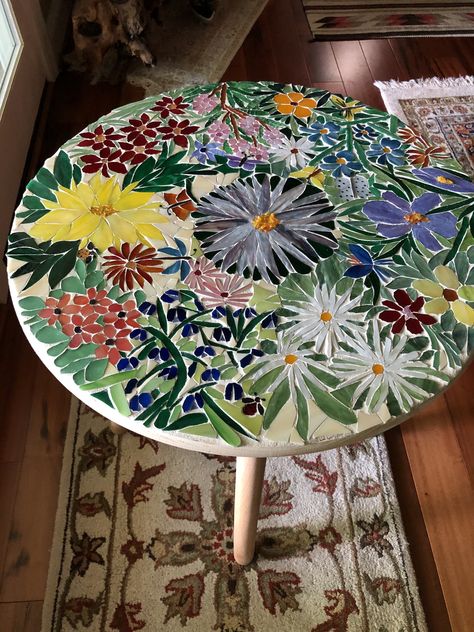 Mosaic On Table Top, Diy Stained Glass Table Top, Mosaic Table Top Designs Diy Projects, Diy Outdoor Mosaic Table, How To Mosaic A Table Top, Mosaic Top Table, Diy Mosaic Countertop, Mosaic Art Table, Mosaic Tile Table Top